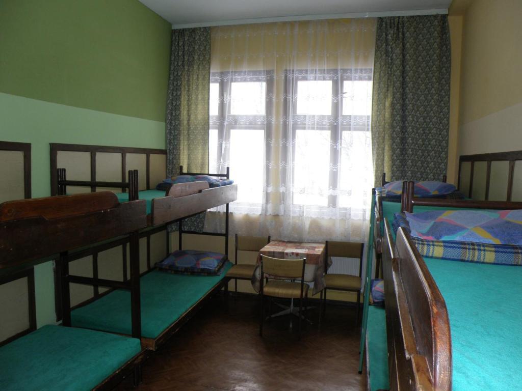 Szkolne Schronisko Mlodziezowe Zloty Widok Hostel Piechowice  Room photo