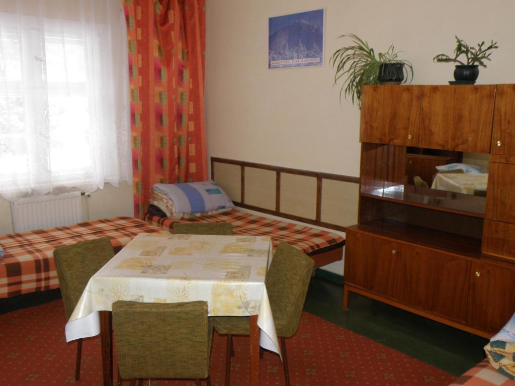 Szkolne Schronisko Mlodziezowe Zloty Widok Hostel Piechowice  Exterior photo